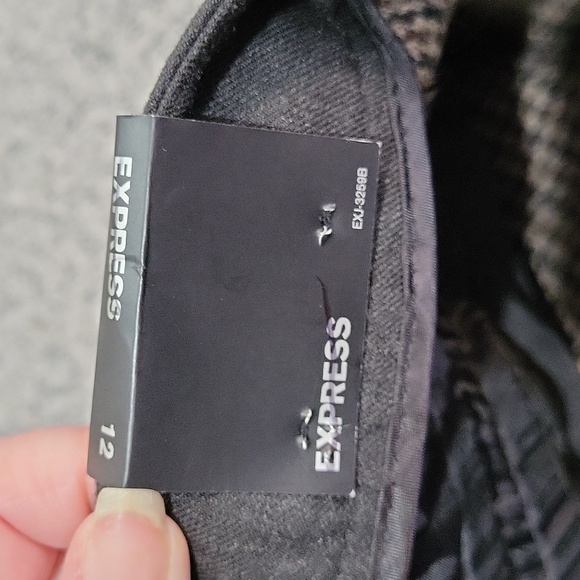 Express Shorts - Picture 9 of 12